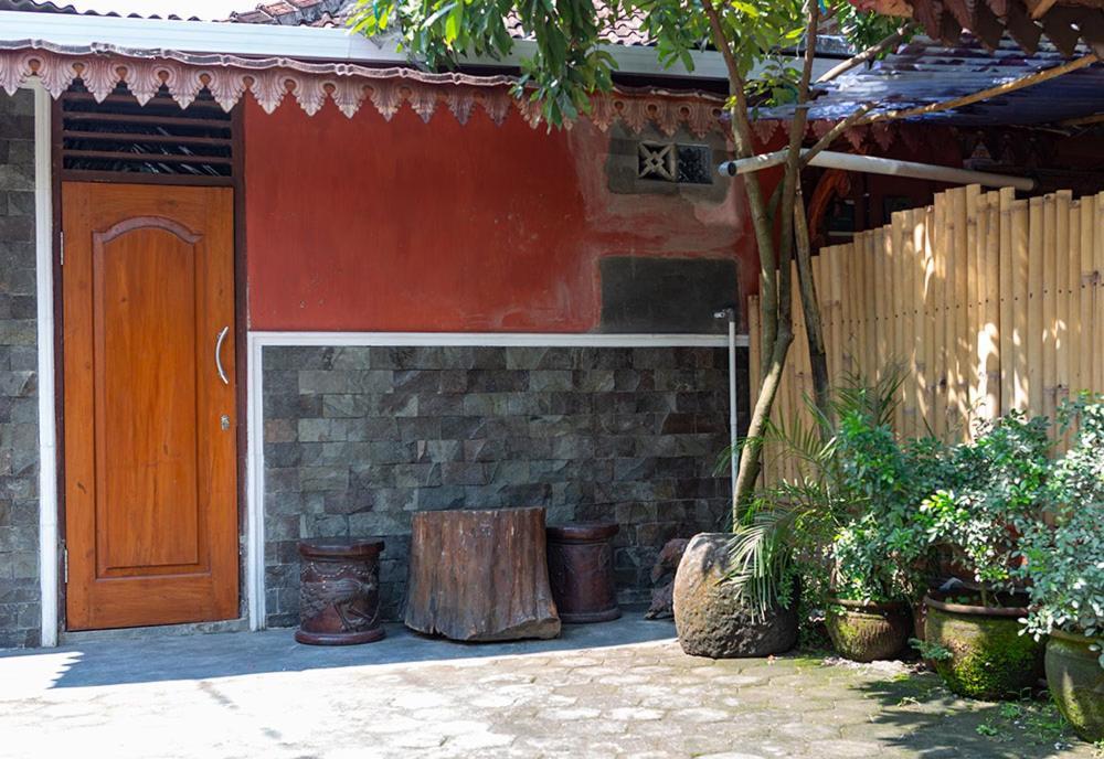 Rumah Ukhi Guest House Cebongan Dış mekan fotoğraf