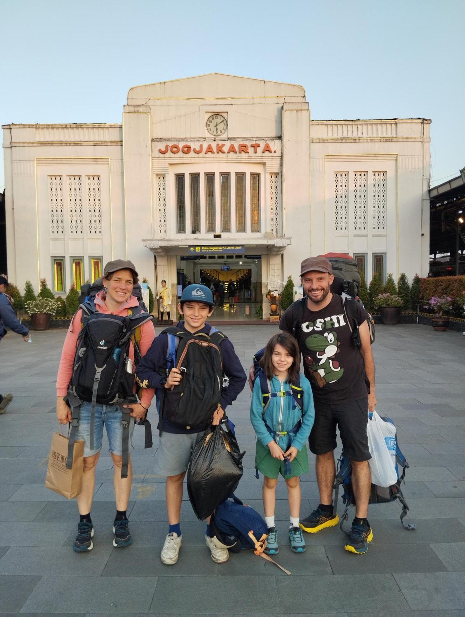 Rumah Ukhi Guest House Cebongan Dış mekan fotoğraf