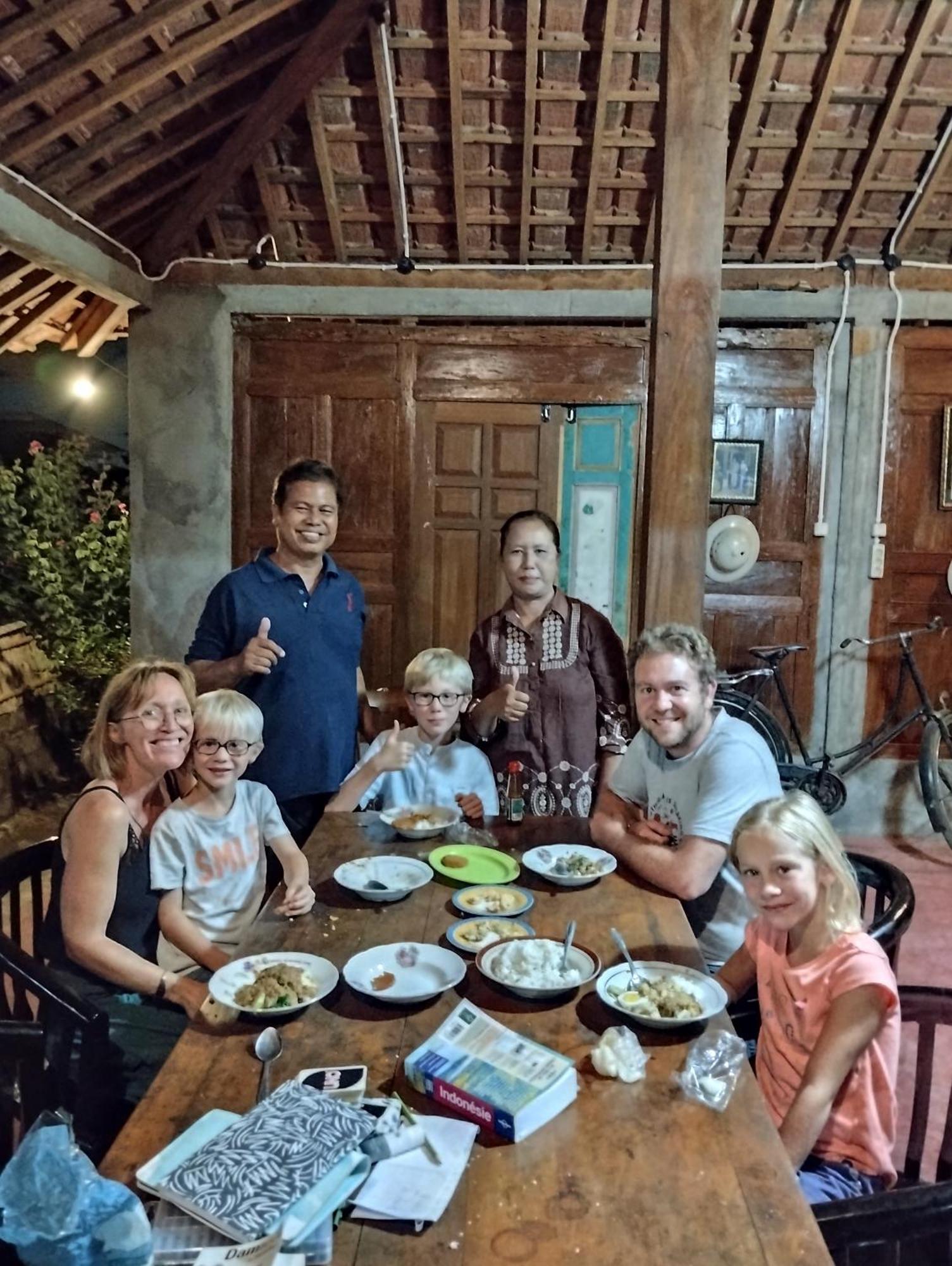 Rumah Ukhi Guest House Cebongan Dış mekan fotoğraf