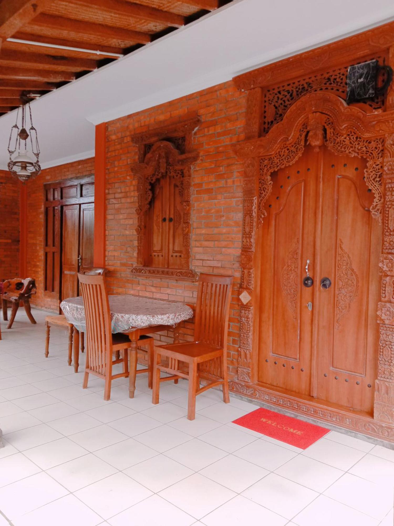 Rumah Ukhi Guest House Cebongan Dış mekan fotoğraf