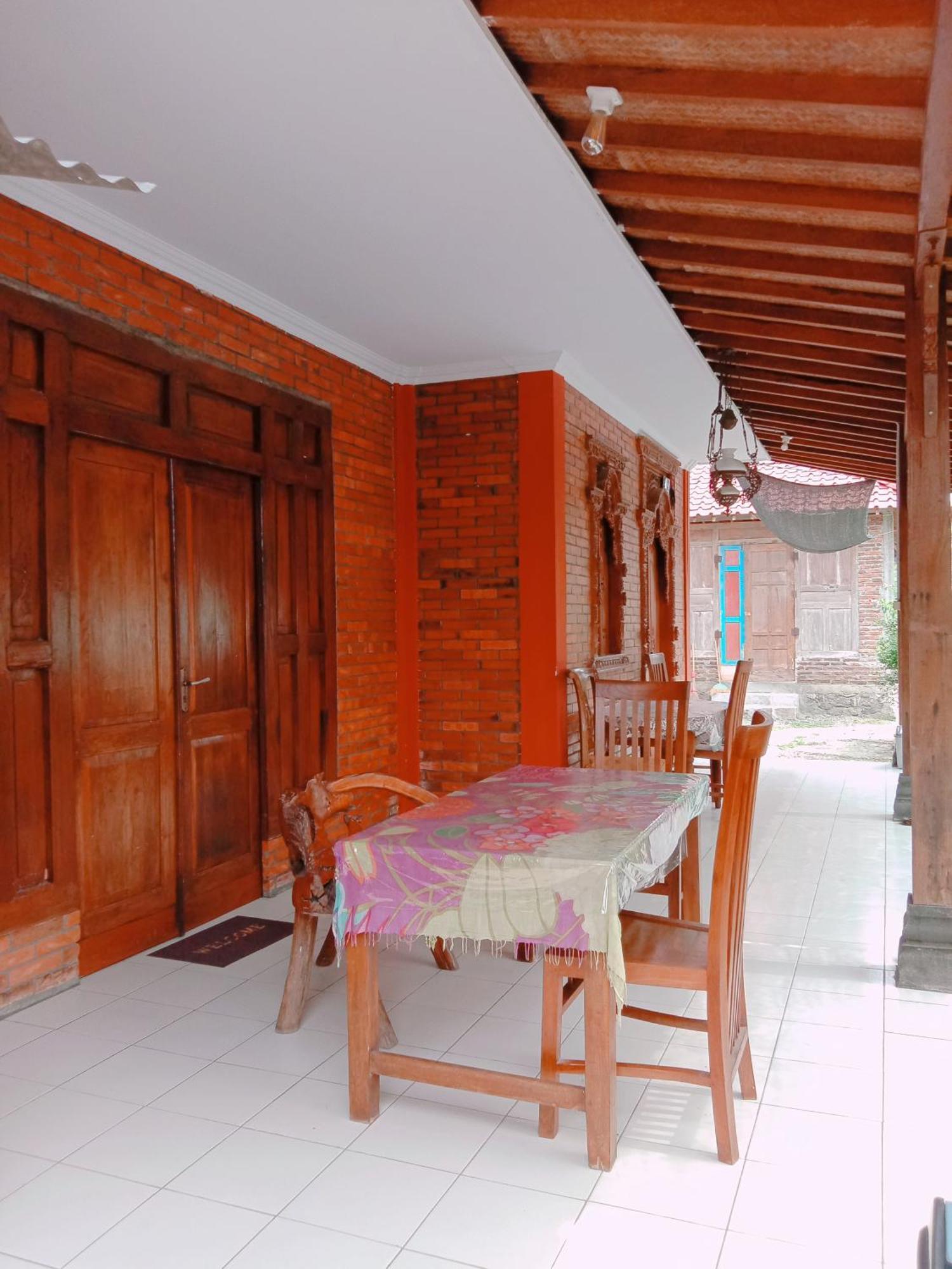 Rumah Ukhi Guest House Cebongan Dış mekan fotoğraf